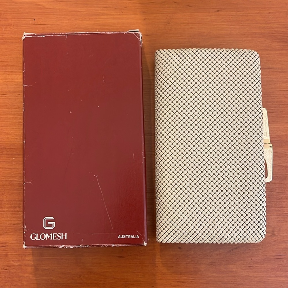 Glomesh Vintage Clutch Wallet - Picture 4 of 4